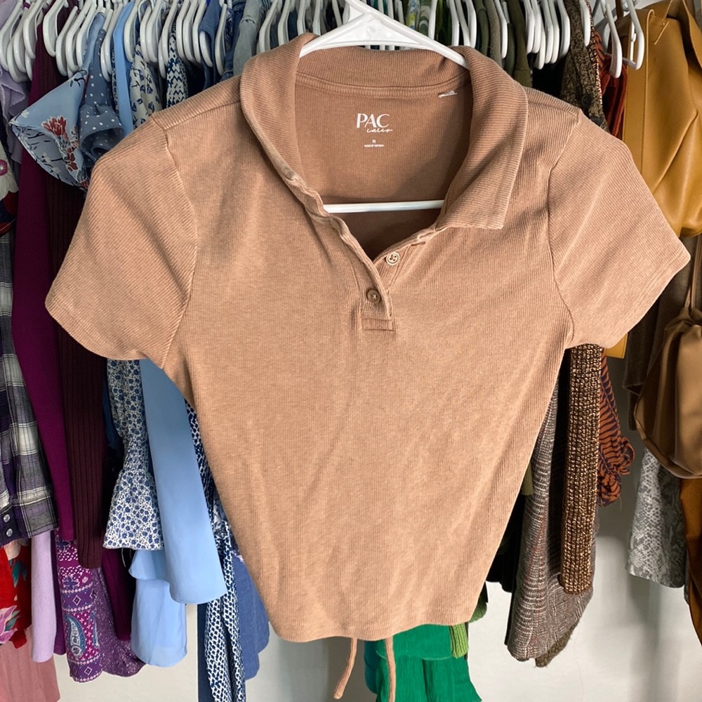 Open Back Adjustable Collared Buttoned Tee | Size : M